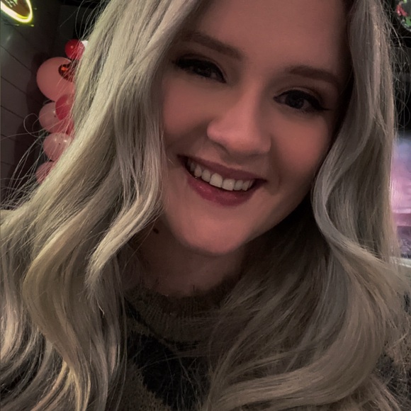 Meet your Posher, Hannah - Picture 1 of 1